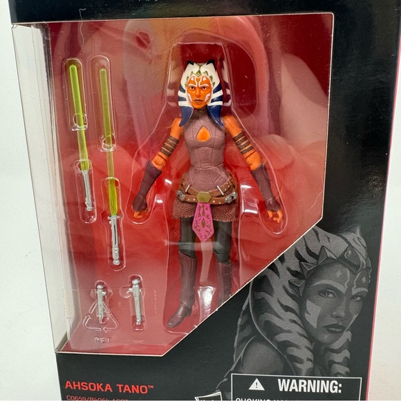 Star Wars The Black Series Ahsoka Tano Action Figure NEW - Picture 2 of 13